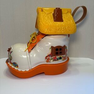 MATCHBOX School Play Boot Shoe House With Ladders and Mailbox Accessories